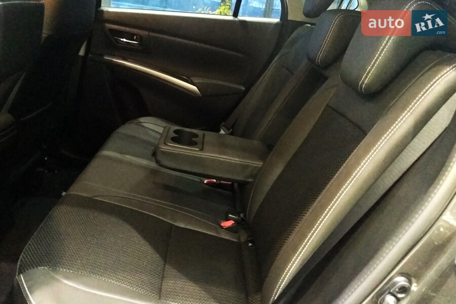 Suzuki S-Cross - фото 33