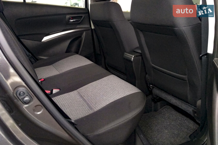 Suzuki S-Cross - фото 15