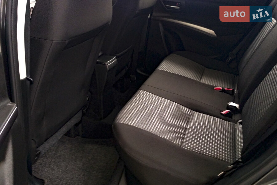 Suzuki S-Cross - фото 20