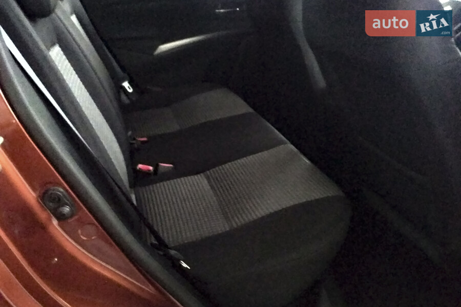 Suzuki S-Cross - фото 11