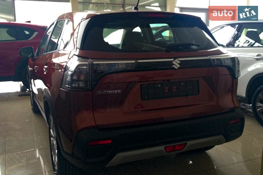 Suzuki S-Cross - фото 4