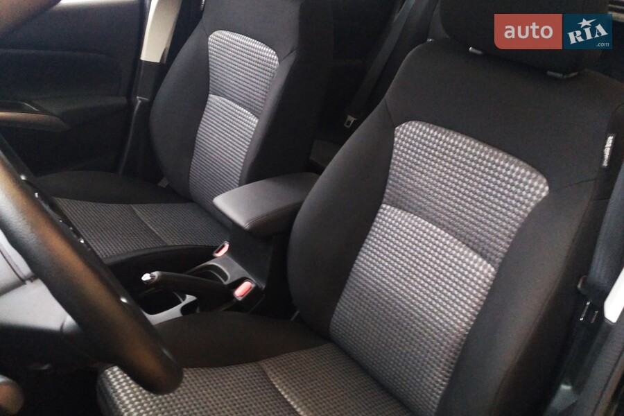 Suzuki S-Cross - фото 16