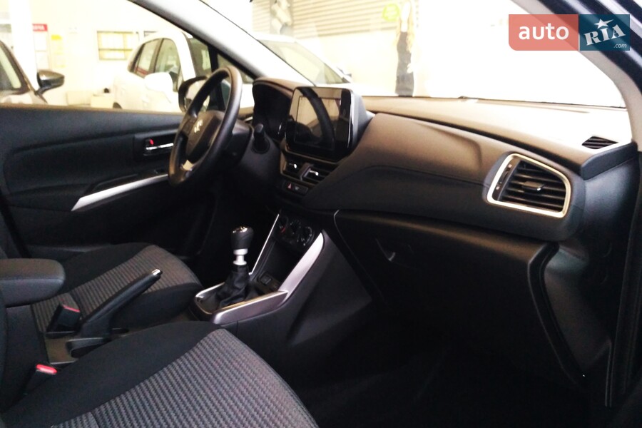 Suzuki S-Cross - фото 21