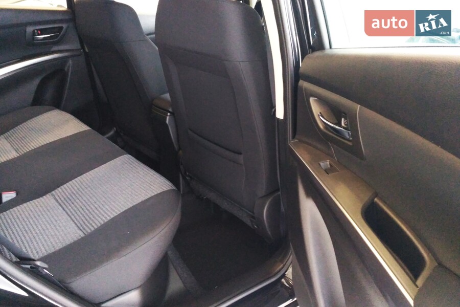 Suzuki S-Cross - фото 22