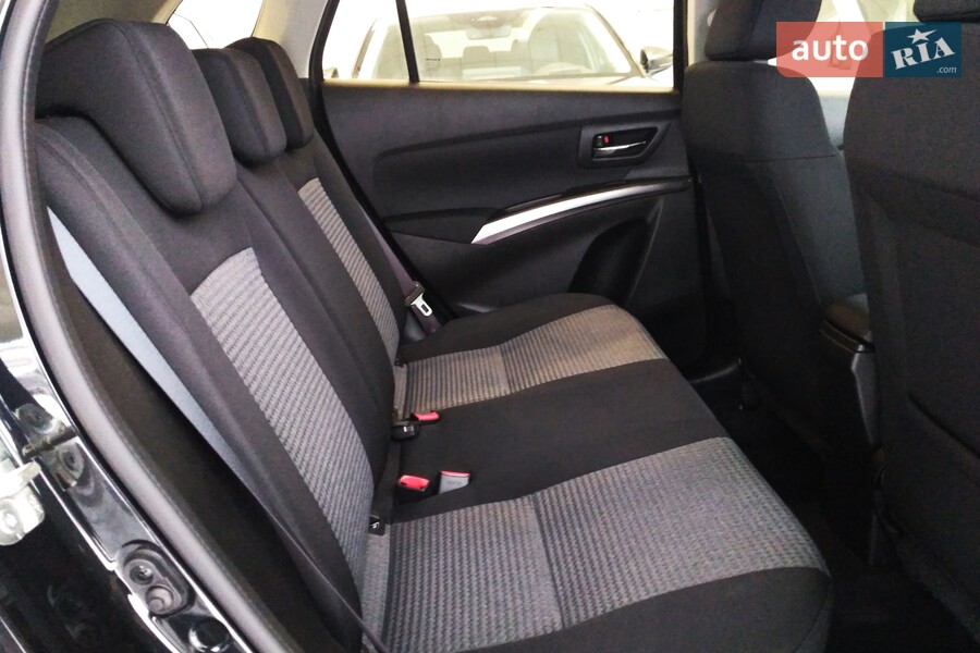 Suzuki S-Cross - фото 23