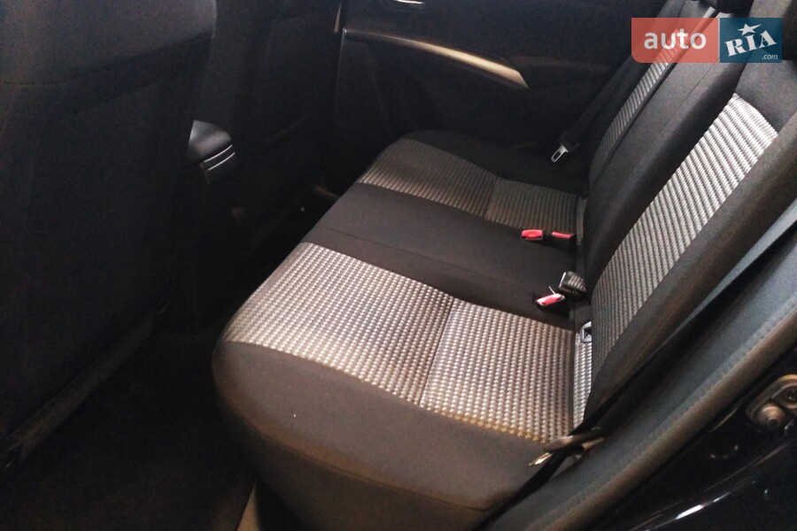 Suzuki S-Cross - фото 26