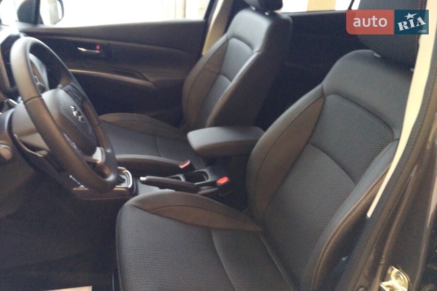 Suzuki S-Cross - фото 16