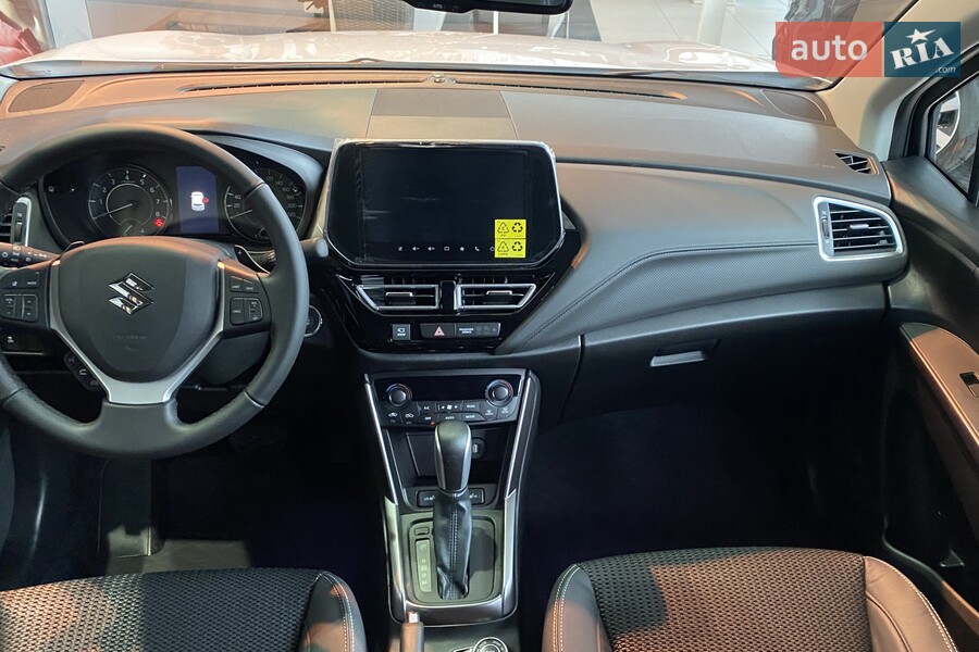 Suzuki S-Cross - фото 10
