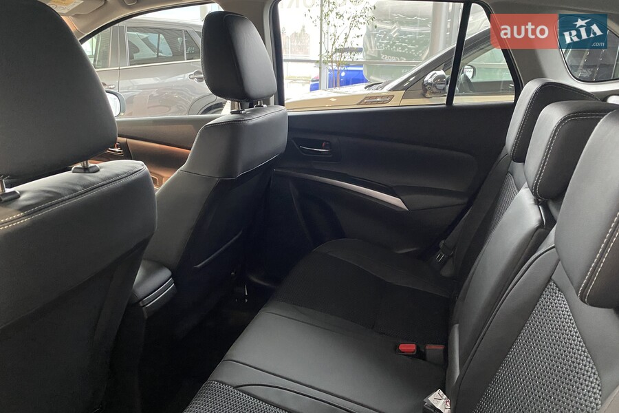 Suzuki S-Cross - фото 13