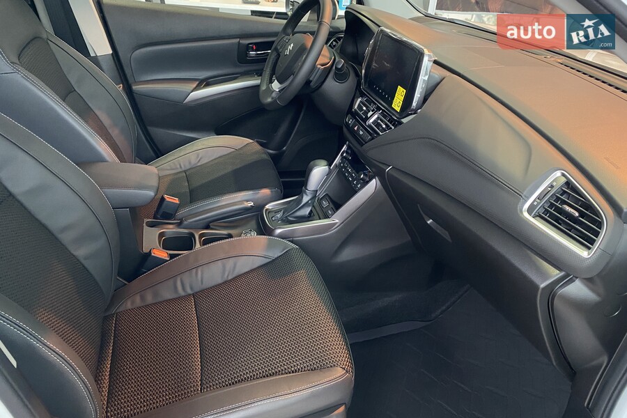 Suzuki S-Cross - фото 16