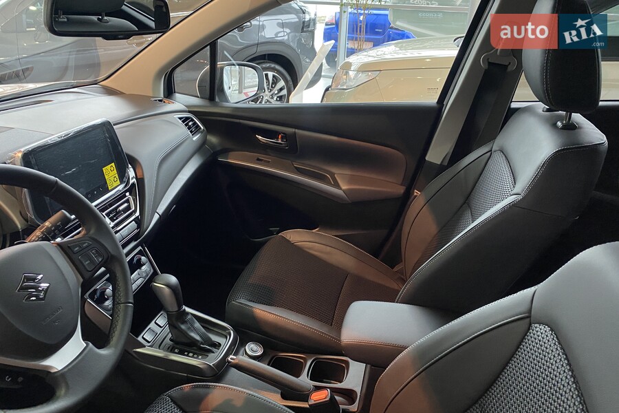 Suzuki S-Cross - фото 17