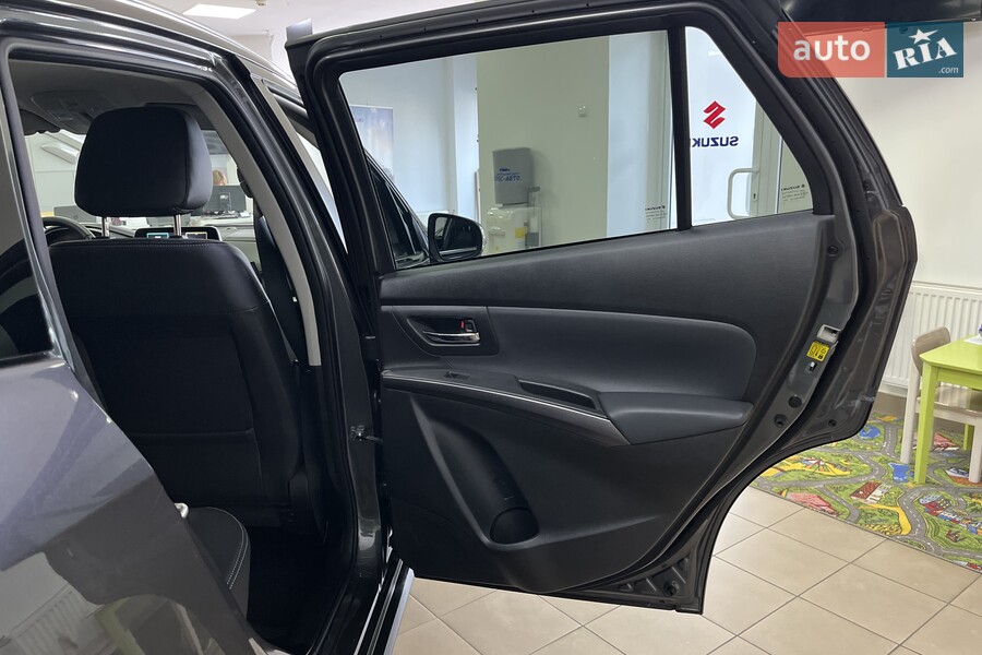 Suzuki S-Cross - фото 18