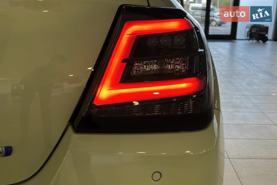 Suzuki Swift - фото 8