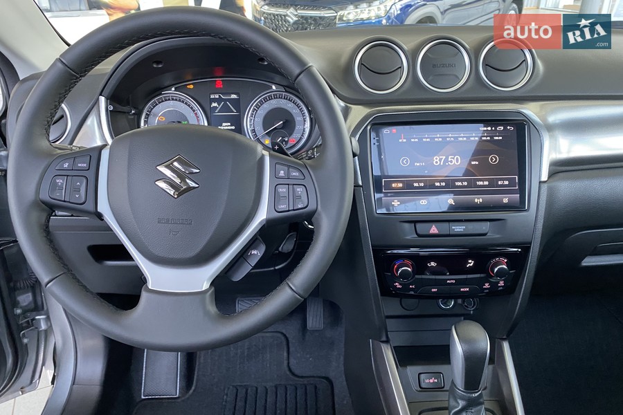 Suzuki Vitara - фото 17
