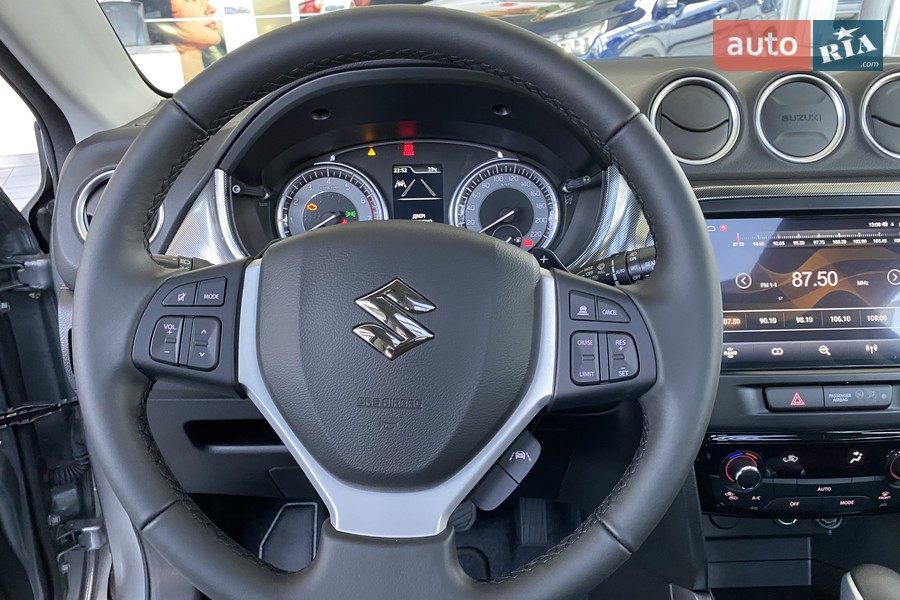 Suzuki Vitara - фото 18