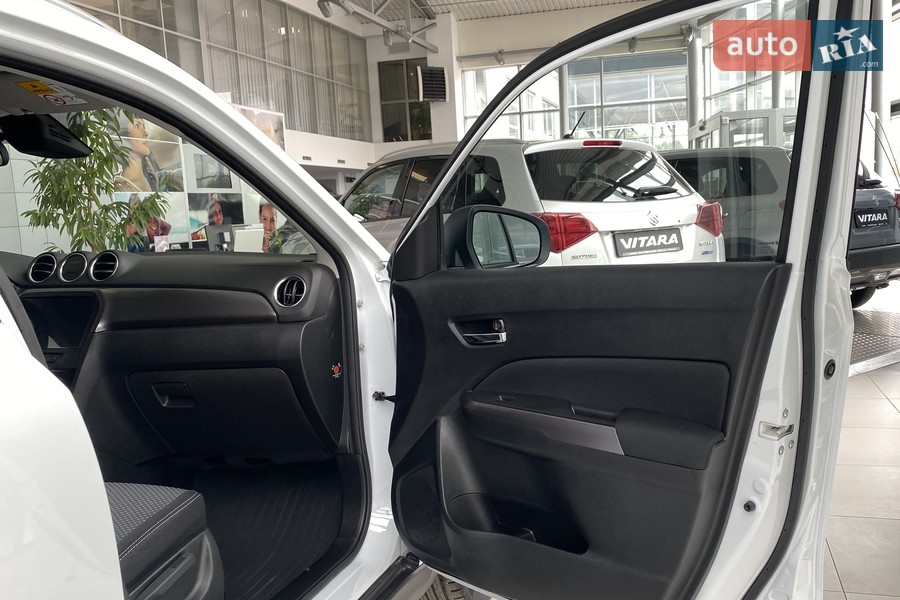 Suzuki Vitara - фото 13
