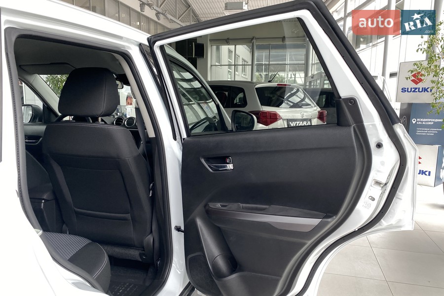 Suzuki Vitara - фото 12