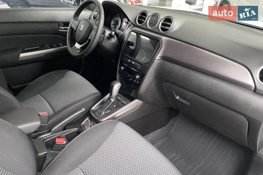 Suzuki Vitara - фото 14