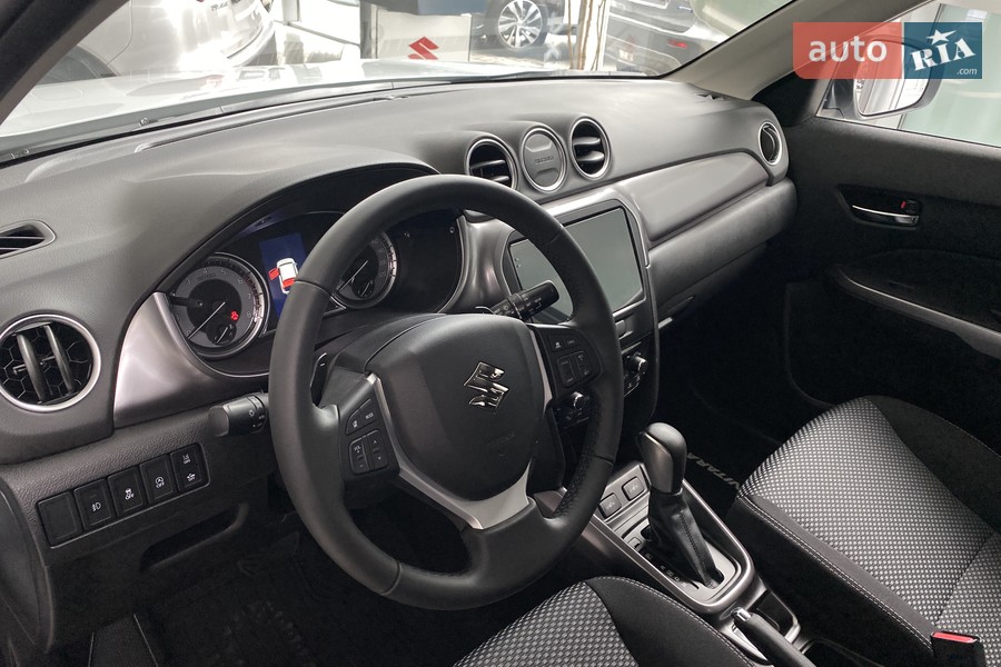Suzuki Vitara - фото 26
