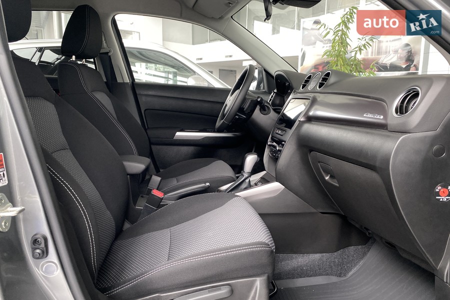 Suzuki Vitara - фото 10