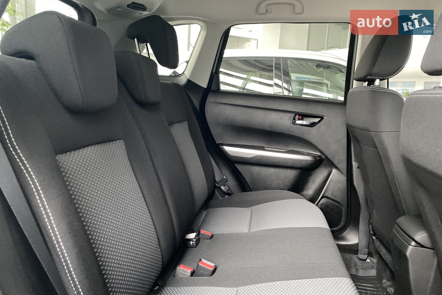 Suzuki Vitara - фото 13