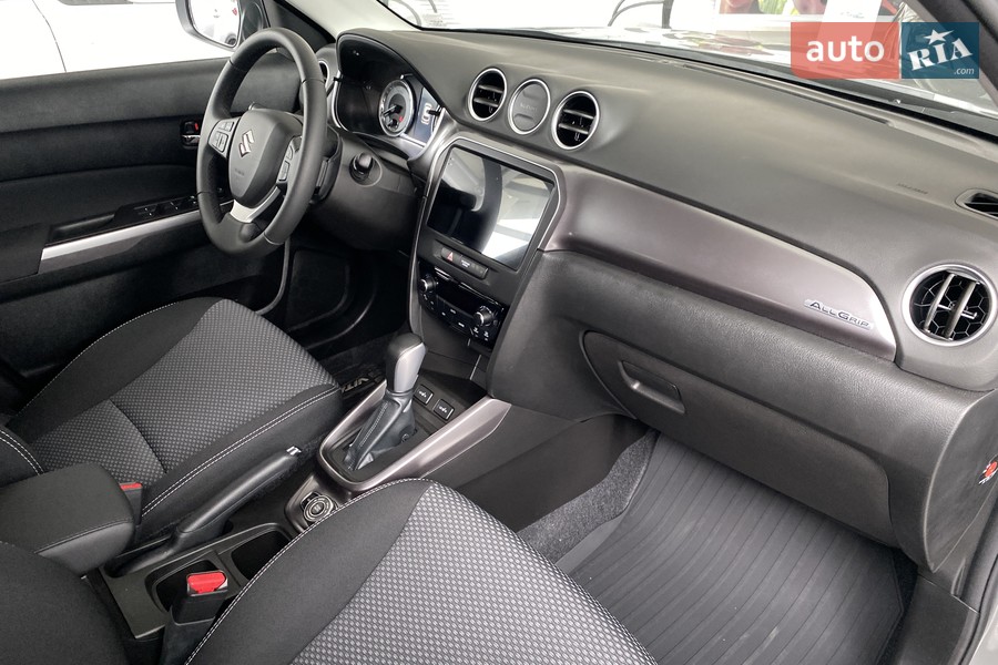 Suzuki Vitara - фото 16