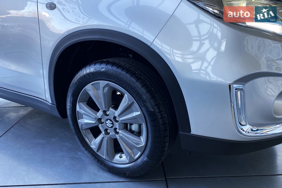 Suzuki Vitara - фото 8