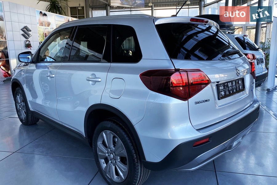 Suzuki Vitara - фото 7