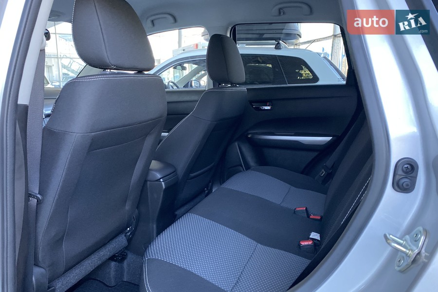 Suzuki Vitara - фото 16