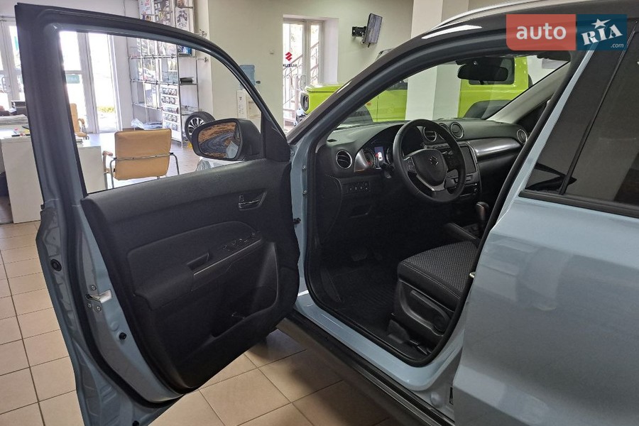 Suzuki Vitara - фото 11
