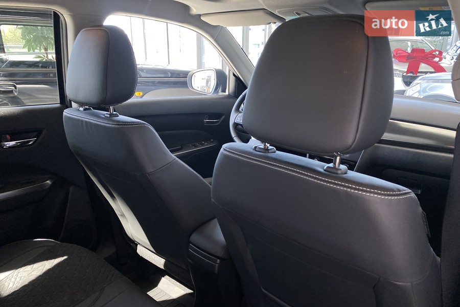 Suzuki Vitara - фото 12
