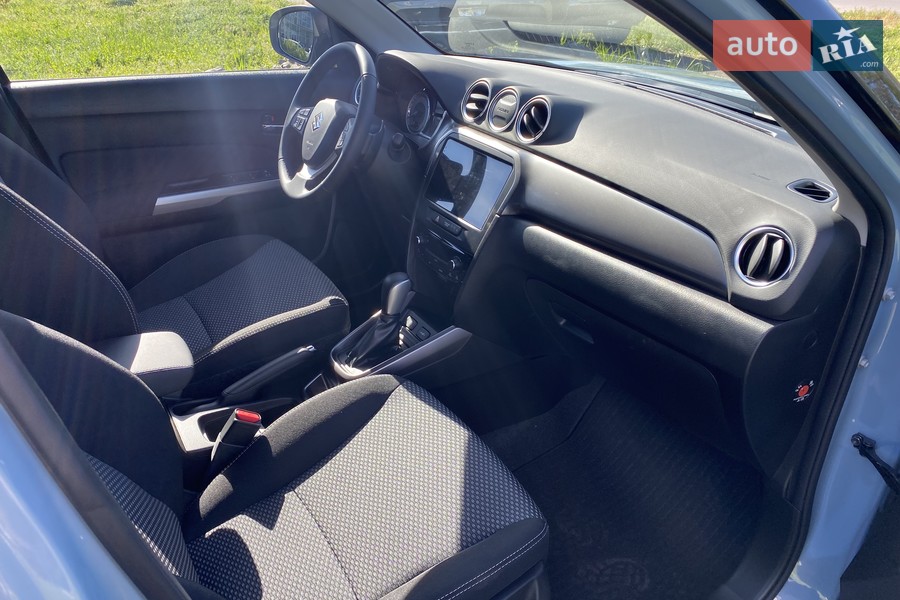 Suzuki Vitara - фото 16
