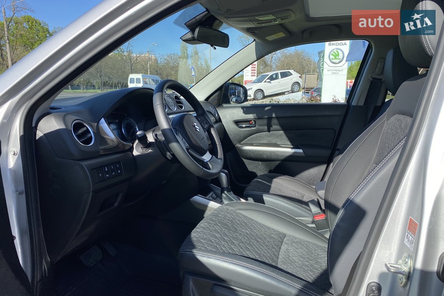 Suzuki Vitara - фото 15