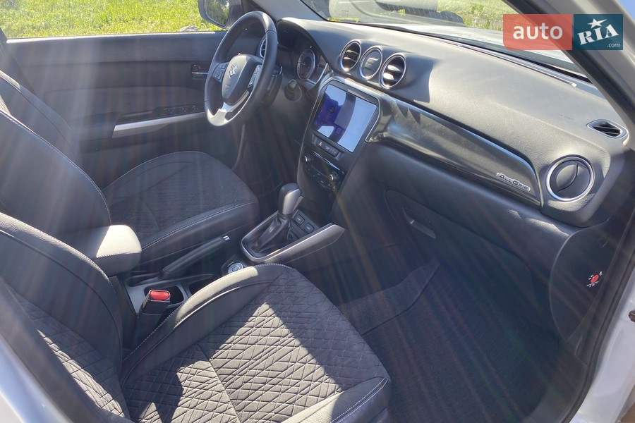 Suzuki Vitara - фото 17