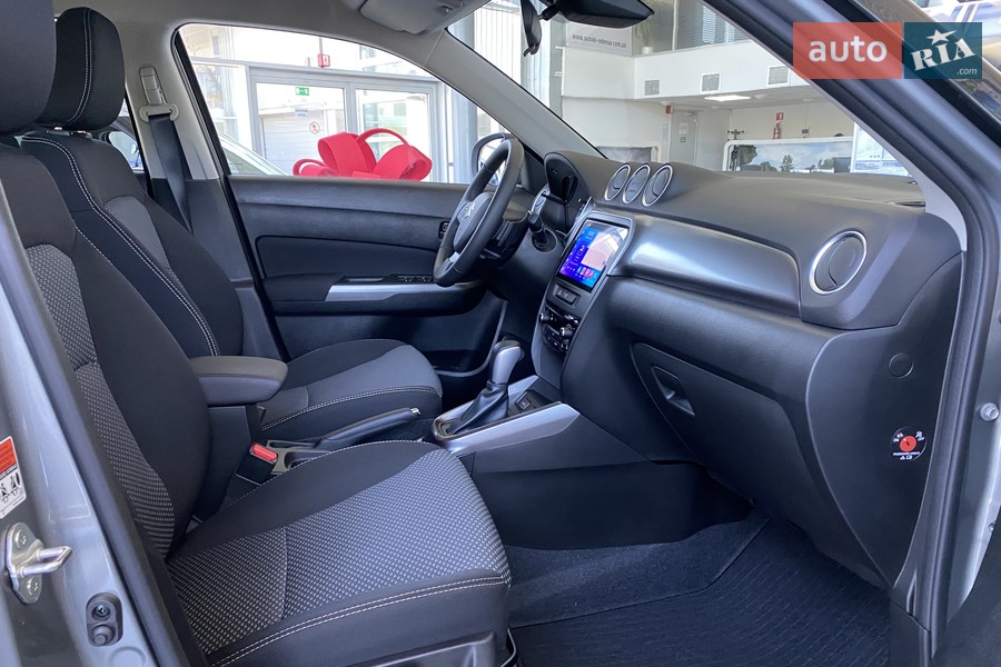 Suzuki Vitara - фото 16