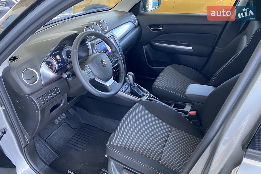 Suzuki Vitara - фото 11