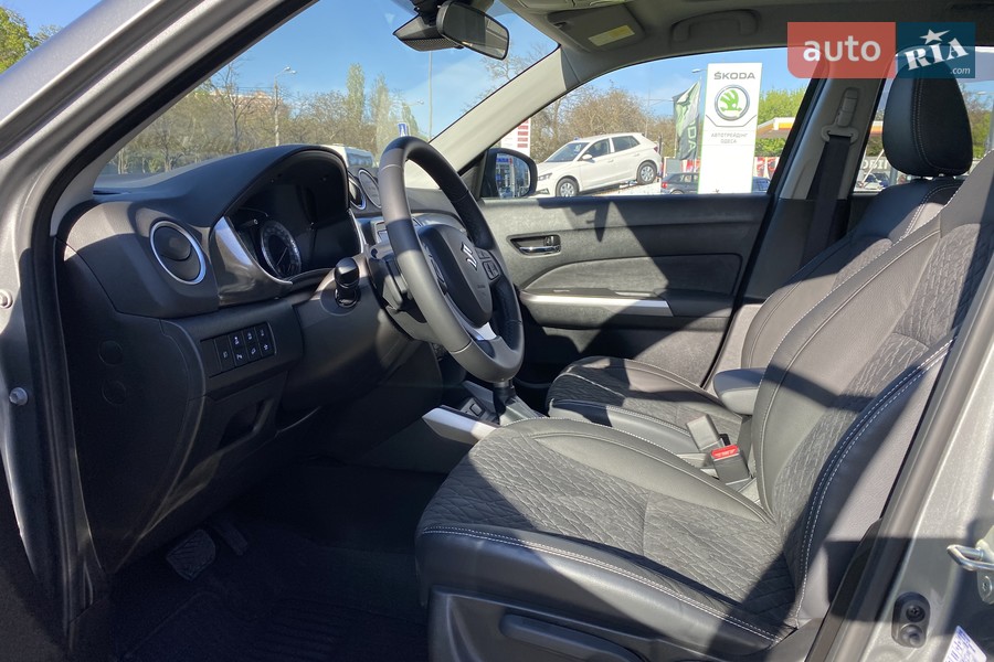 Suzuki Vitara - фото 12