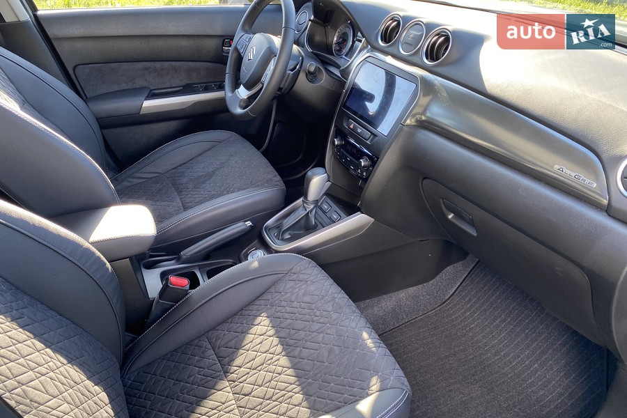 Suzuki Vitara - фото 18