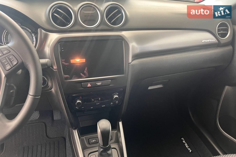 Suzuki Vitara - фото 28