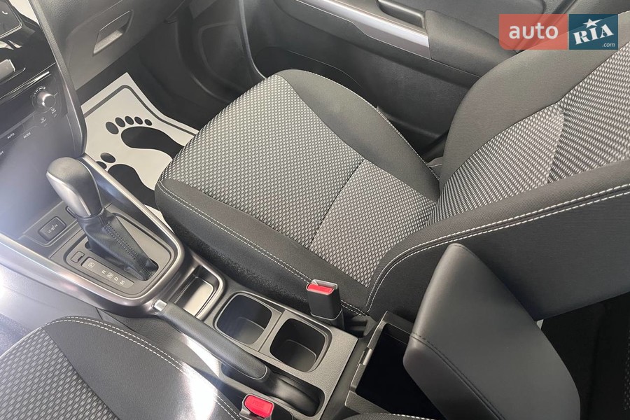 Suzuki Vitara - фото 24