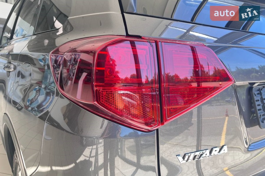 Suzuki Vitara - фото 11