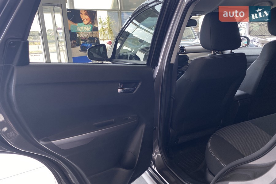 Suzuki Vitara - фото 12