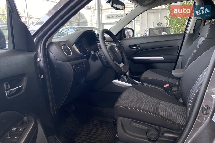 Suzuki Vitara - фото 14