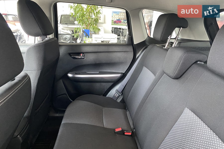 Suzuki Vitara - фото 18