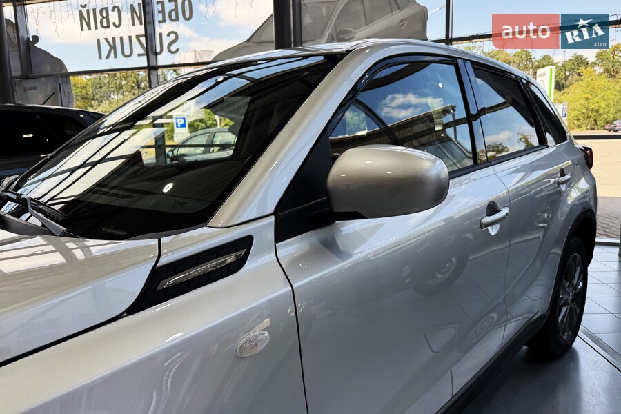 Suzuki Vitara - фото 8