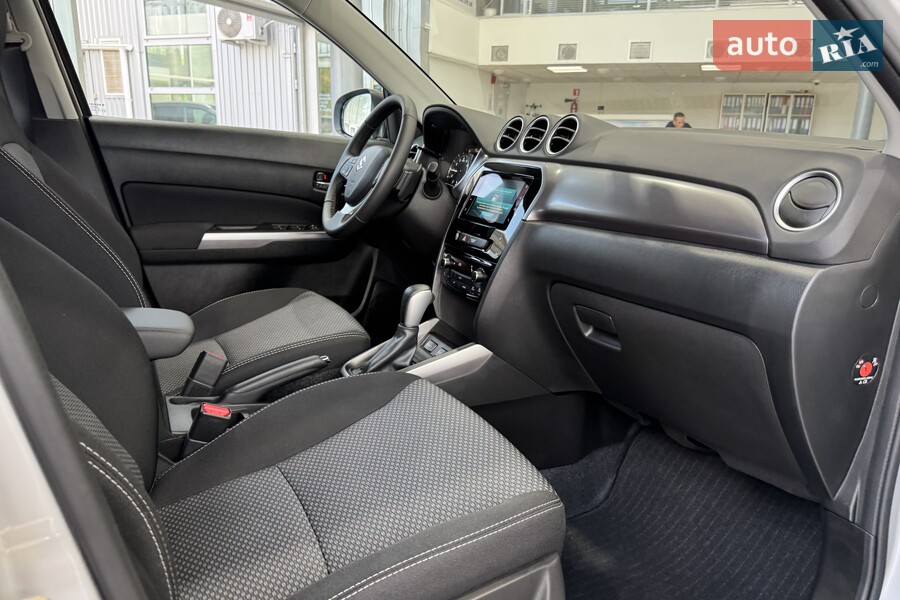 Suzuki Vitara - фото 18