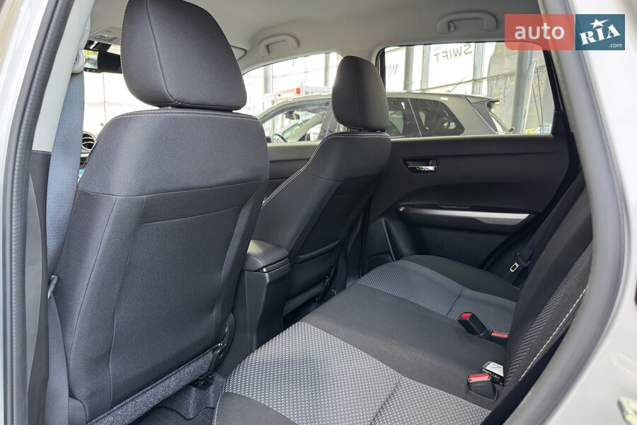 Suzuki Vitara - фото 17