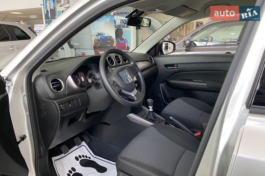 Suzuki Vitara - фото 12