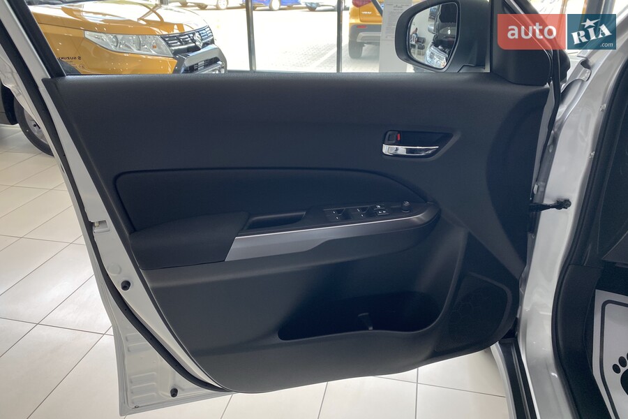 Suzuki Vitara - фото 12