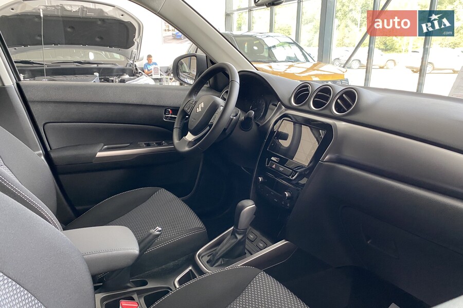 Suzuki Vitara - фото 21